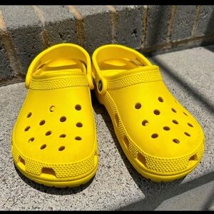 Women’s Crocs🐊